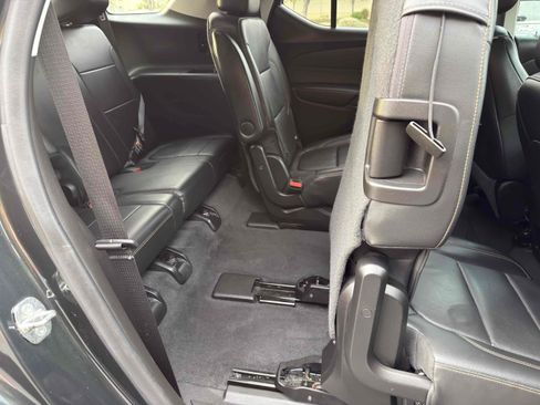 Used 2019 Chevrolet Traverse LT w/ LPO, Floor Liner Package FWD image 77