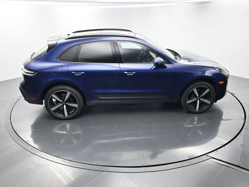 Certified 2025 Porsche Macan AWD/4WD image 40