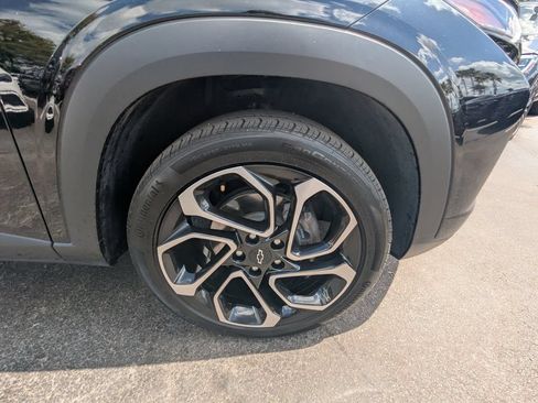 Used 2025 Chevrolet Trax RS w/ Driver Confidence Package FWD image 21