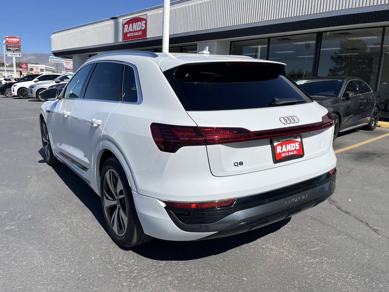 Used 2024 Audi Q8 e-tron Premium AWD/4WD image 8