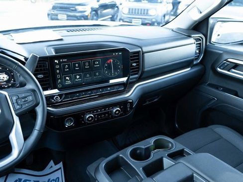 Used 2024 GMC Sierra 1500 Elevation image 17