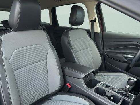 Used 2018 Ford Escape SE w/ SE Sport Appearance Package AWD/4WD image 30