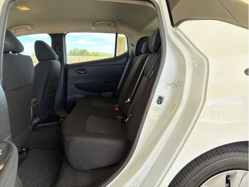 Used 2025 Nissan Leaf S FWD image 11