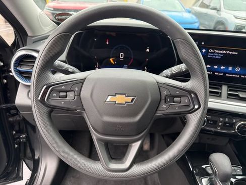 Certified 2024 Chevrolet Trax LT FWD image 14