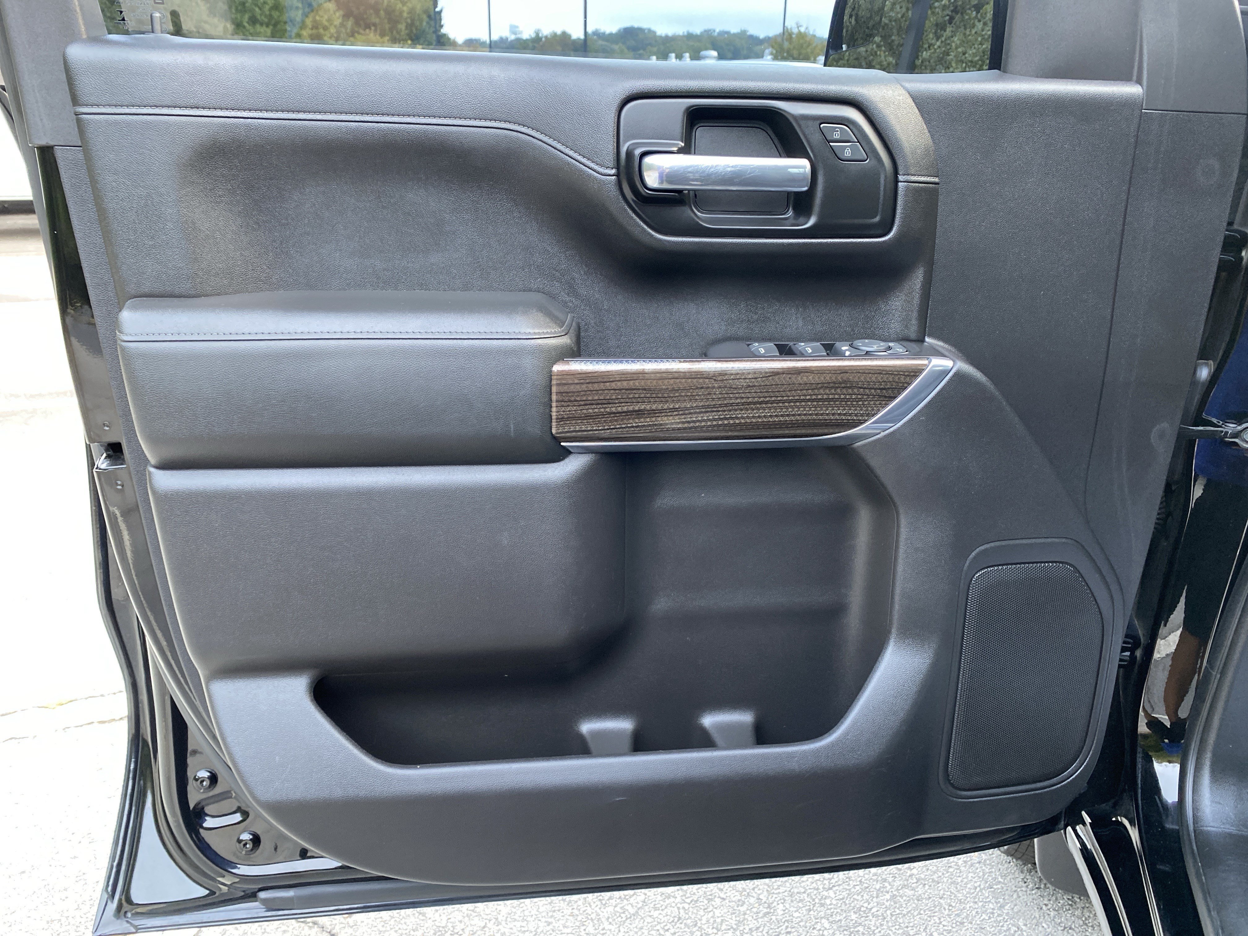 Used 2019 Chevrolet Silverado 1500 RST AWD/4WD image 15