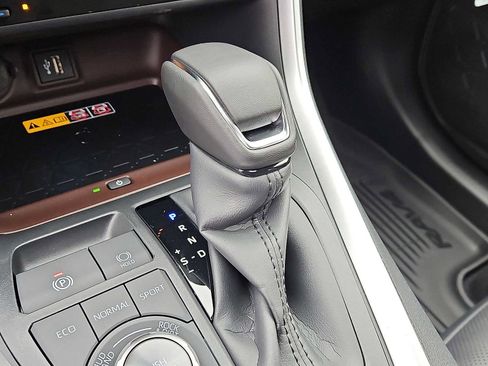 New 2025 Toyota RAV4 Limited image 19