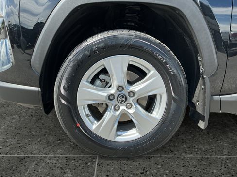 Certified 2020 Toyota RAV4 XLE w/ Convenience Package AWD/4WD image 14