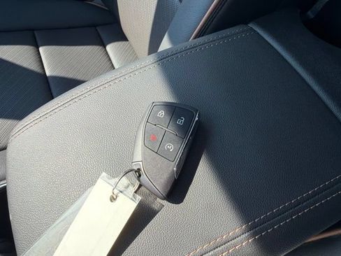 Used 2024 GMC Canyon AT4 w/ AT4 Premium Package AWD/4WD image 35