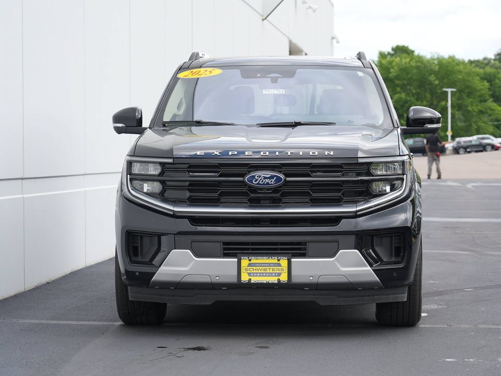 Used 2025 Ford Expedition Platinum AWD/4WD image 8