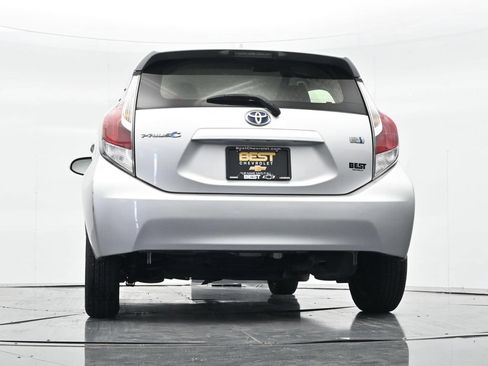 Used 2016 Toyota Prius C One FWD image 31