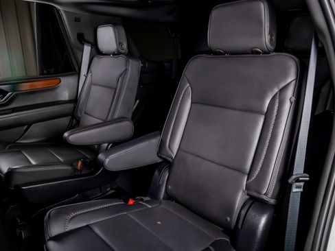 Used 2025 GMC Yukon Denali w/ Denali Reserve Package image 25