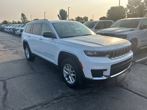 Used 2024 Jeep Grand Cherokee L Laredo AWD/4WD image 5