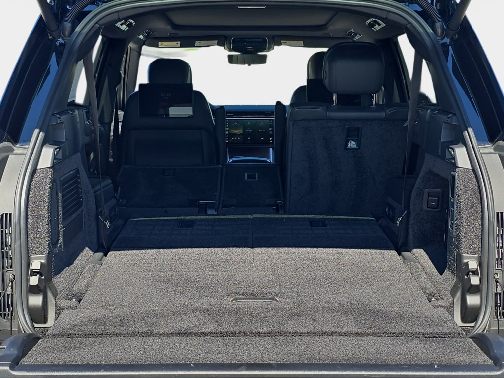 Certified 2025 Land Rover Range Rover Long Wheelbase SE AWD/4WD image 12