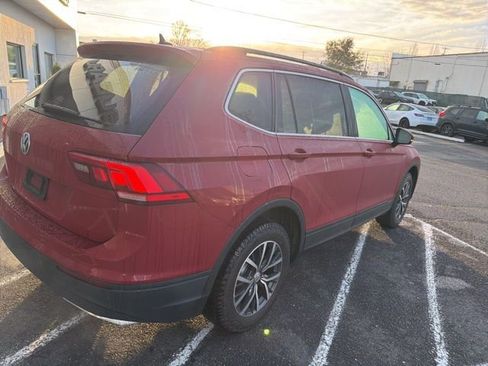 Used 2019 Volkswagen Tiguan SE w/ Panoramic Sunroof Package image 12