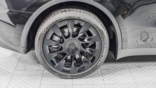 Used 2022 Tesla Model Y Long Range AWD/4WD image 30