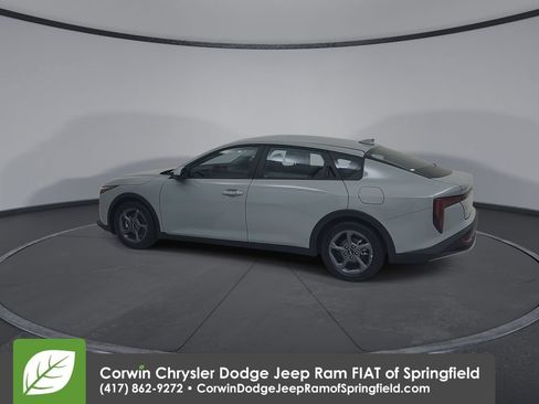 Used 2025 Kia K4 FWD image 9