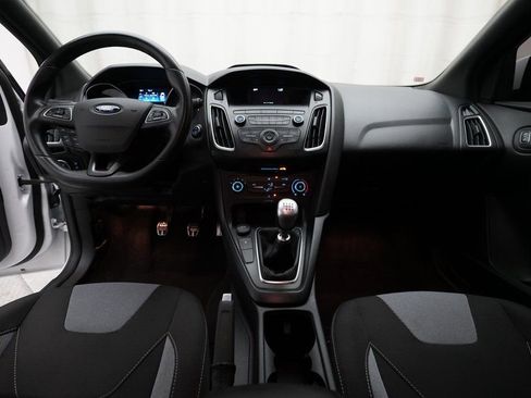 Used 2018 Ford Focus ST image 5