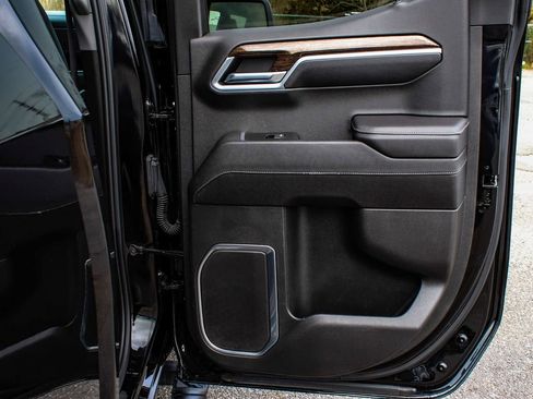 Used 2023 GMC Sierra 1500 Elevation image 12