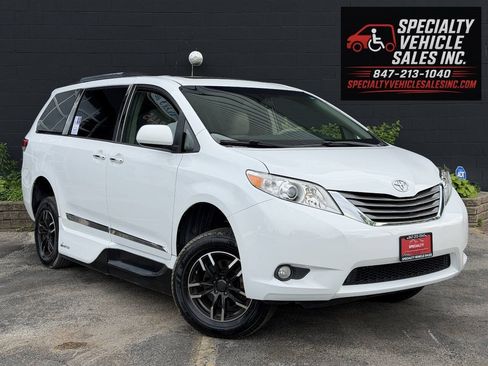 Used 2013 Toyota Sienna XLE w/ Premium Pkg FWD image 7