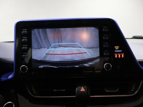 Used 2022 Toyota C-HR XLE image 24