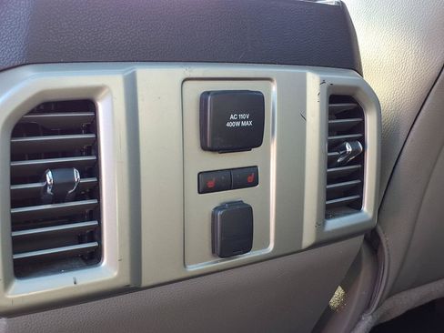 Used 2015 Ford F150 Lariat w/ Equipment Group 502A Luxury AWD/4WD image 24