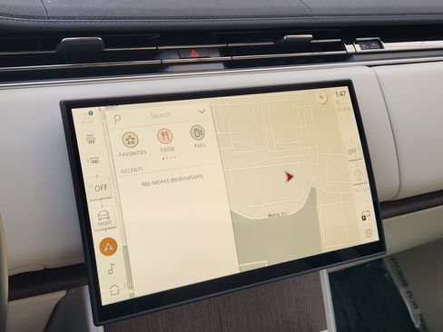 Used 2024 Land Rover Range Rover Long Wheelbase SE image 18