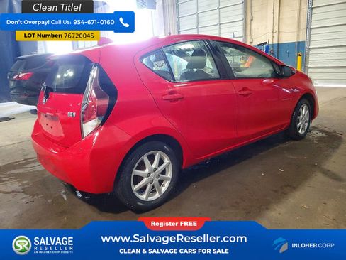 Used 2016 Toyota Prius C image 4