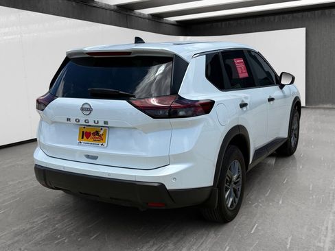 Used 2025 Nissan Rogue S FWD image 5