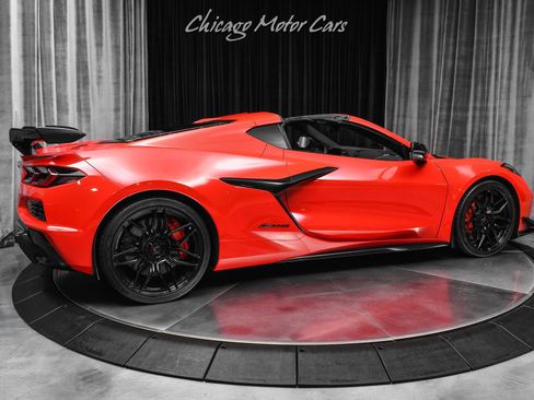 Used 2024 Chevrolet Corvette Z06 w/ Z07 Performance Package RWD image 5
