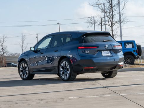 Certified 2025 BMW iX xDrive50 image 3