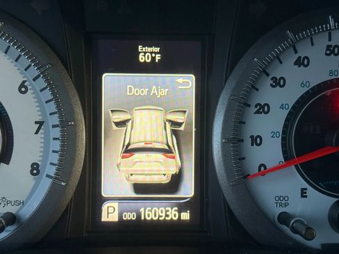 Used 2015 Toyota Sienna SE Premium image 42