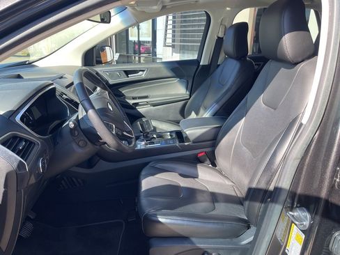 Used 2020 Ford Edge Titanium w/ Equipment Group 301A image 8