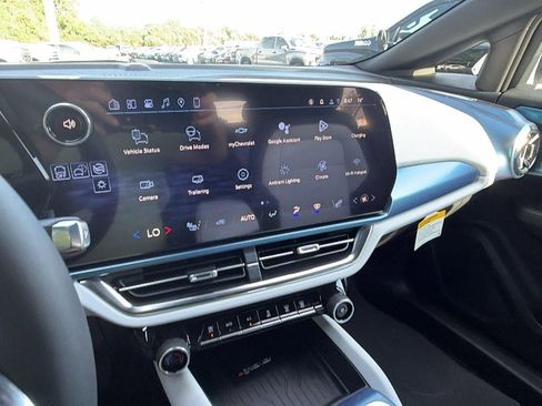 New 2026 Chevrolet Equinox EV LT FWD image 3