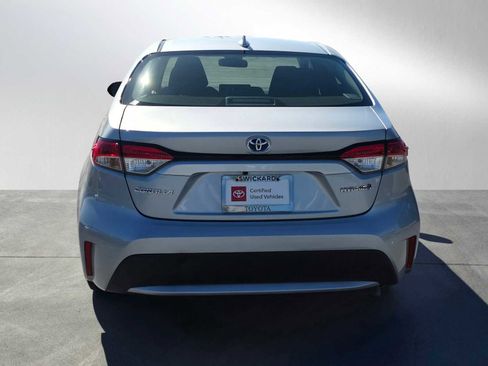 Certified 2022 Toyota Corolla LE image 4
