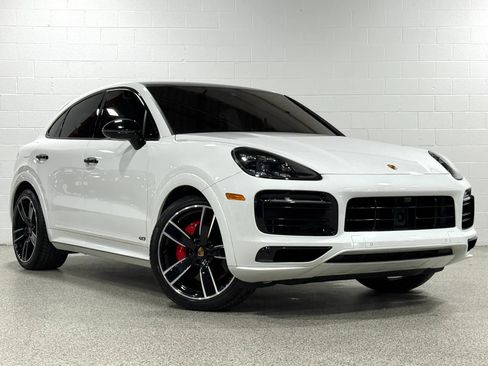 Used 2022 Porsche Cayenne GTS AWD/4WD image 4