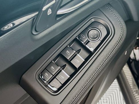 New 2026 Porsche Macan image 20