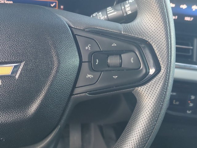 Used 2025 Chevrolet Trax LT FWD image 13