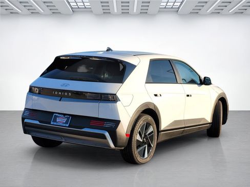 New 2026 Hyundai Ioniq 5 SEL image 5