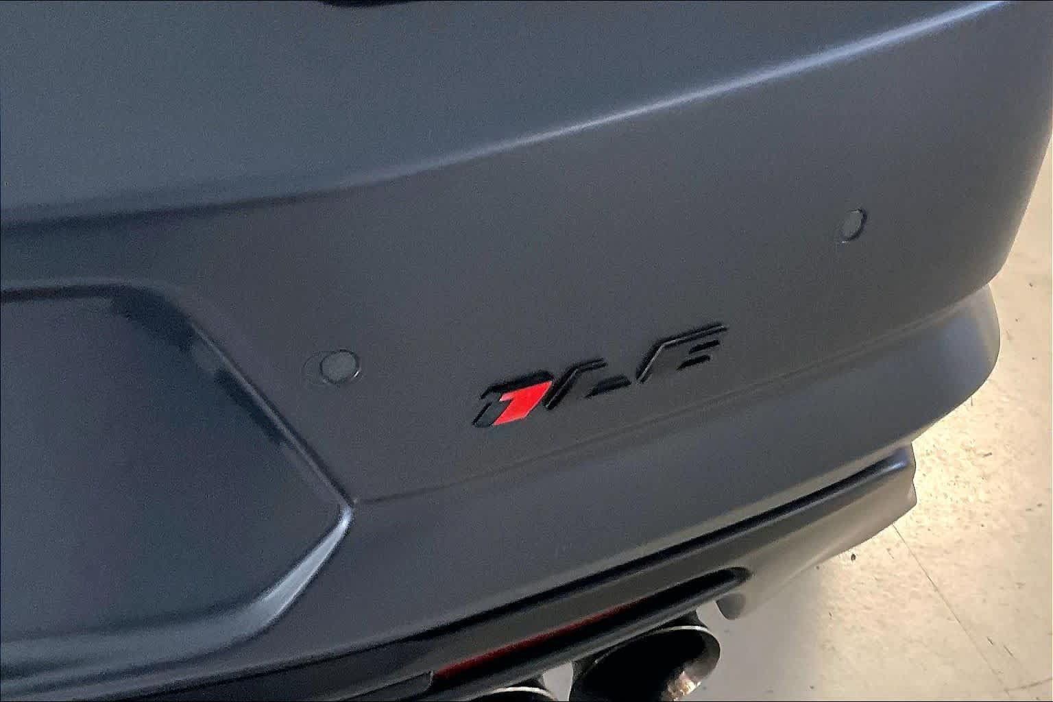 Used 2019 Chevrolet Camaro ZL1 RWD image 9