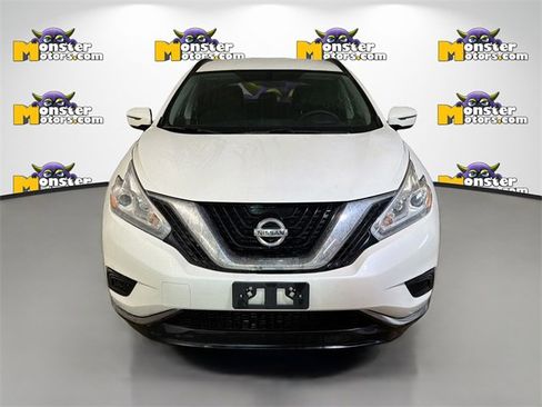 Used 2017 Nissan Murano S image 2