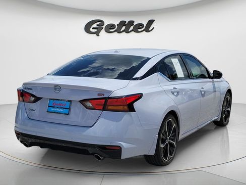 Used 2024 Nissan Altima 2.5 SR w/ SR Premium Package FWD image 4