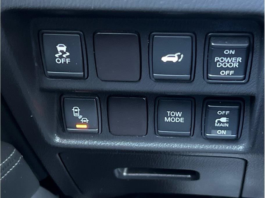 Used 2015 Nissan Pathfinder SL FWD image 19