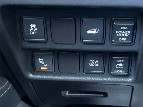 Used 2015 Nissan Pathfinder SL FWD image 19