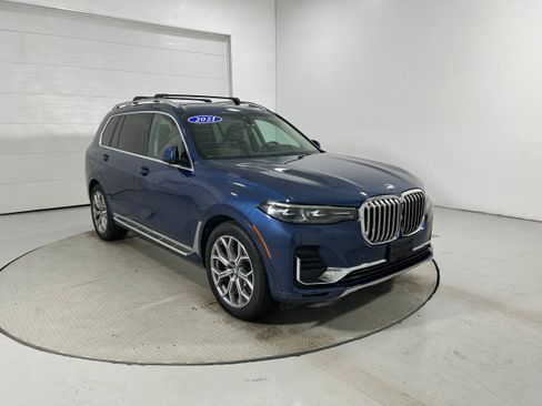 Used 2021 BMW X7 xDrive40i w/ Parking Assistance Package AWD/4WD image 2
