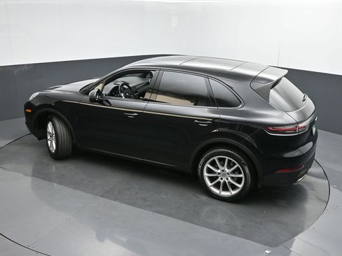 Used 2021 Porsche Cayenne image 40