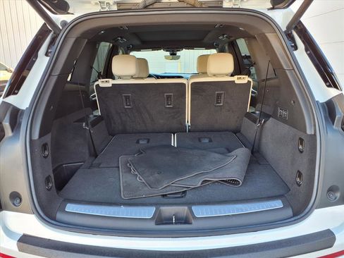 Used 2022 Cadillac XT6 Sport w/ Technology Package image 16