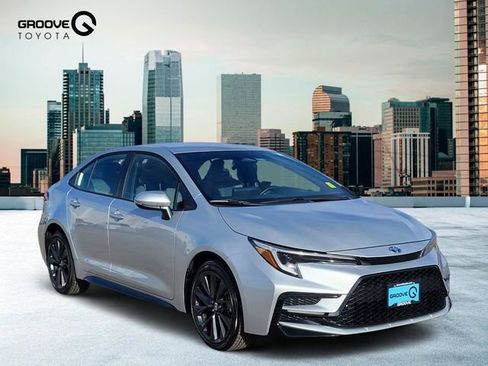 Used 2024 Toyota Corolla SE w/ Convenience Package image 8