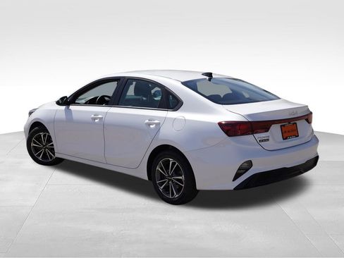 Certified 2023 Kia Forte LXS w/ LXS Technology Package FWD image 7