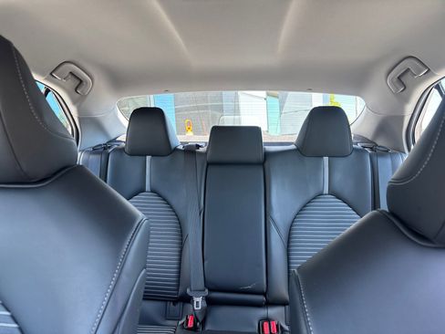 Used 2021 Toyota Camry SE w/ Convenience Package FWD image 30