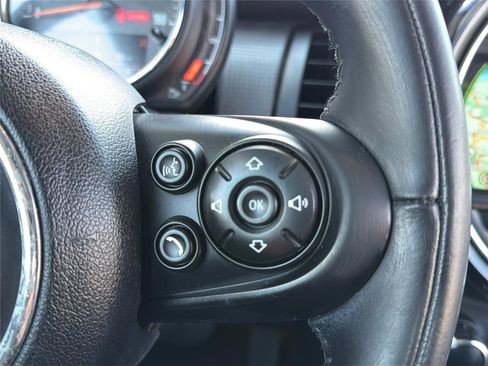 Used 2018 MINI Cooper 2-Door Hardtop image 23